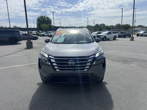 Certified 2025 Nissan Rogue SV w/ SV Premium Package FWD image 2