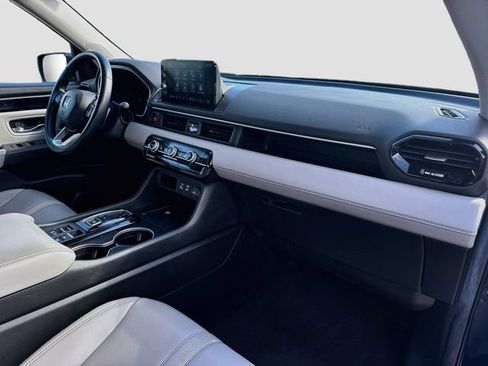 Certified 2025 Honda Pilot Touring image 36
