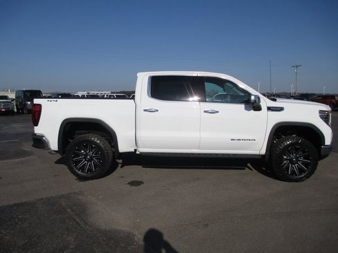 Used 2026 GMC Sierra 1500 SLT w/ SLT Convenience Package image 4