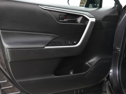 Used 2023 Toyota RAV4 LE AWD/4WD image 18