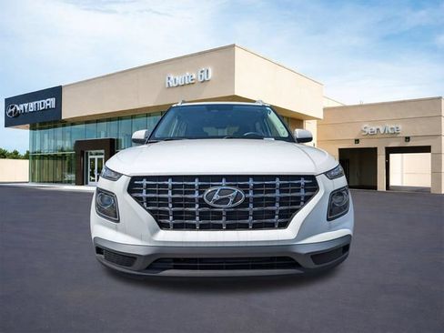 Used 2026 Hyundai Venue SEL FWD image 9