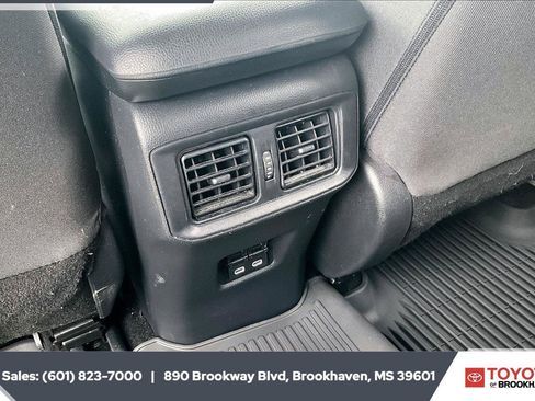 Used 2024 Toyota RAV4 XLE FWD image 25