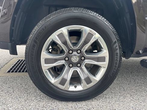 Used 2019 RAM 1500 Limited w/ Off Road Group AWD/4WD image 3