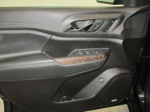 Certified 2023 GMC Acadia Denali w/ Denali Ultimate Package image 20