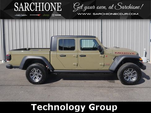 New 2025 Jeep Gladiator Mojave w/ Convenience Group image 1