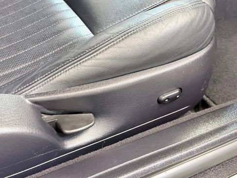 Used 2004 Ford Thunderbird RWD image 17