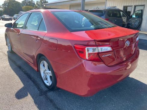 Used 2012 Toyota Camry SE image 3