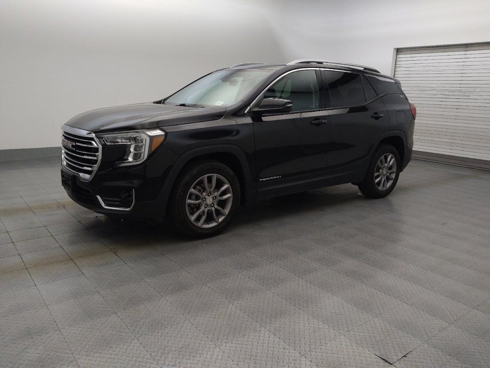 Used 2024 GMC Terrain SLT AWD/4WD image 2