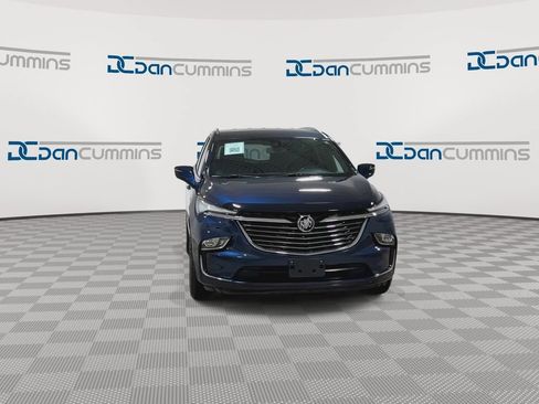 Used 2023 Buick Enclave Essence FWD image 3