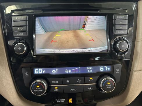 Used 2020 Nissan Rogue SV AWD/4WD image 13