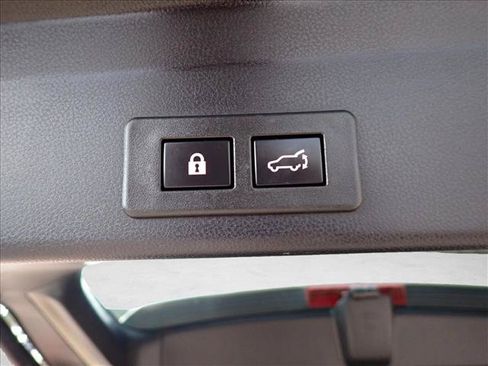Used 2023 Subaru Ascent Touring AWD/4WD image 9