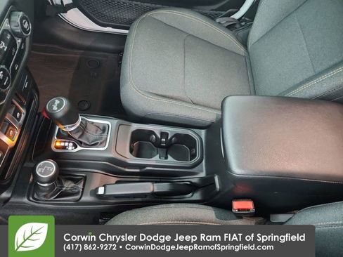 Certified 2025 Jeep Wrangler Sport image 29