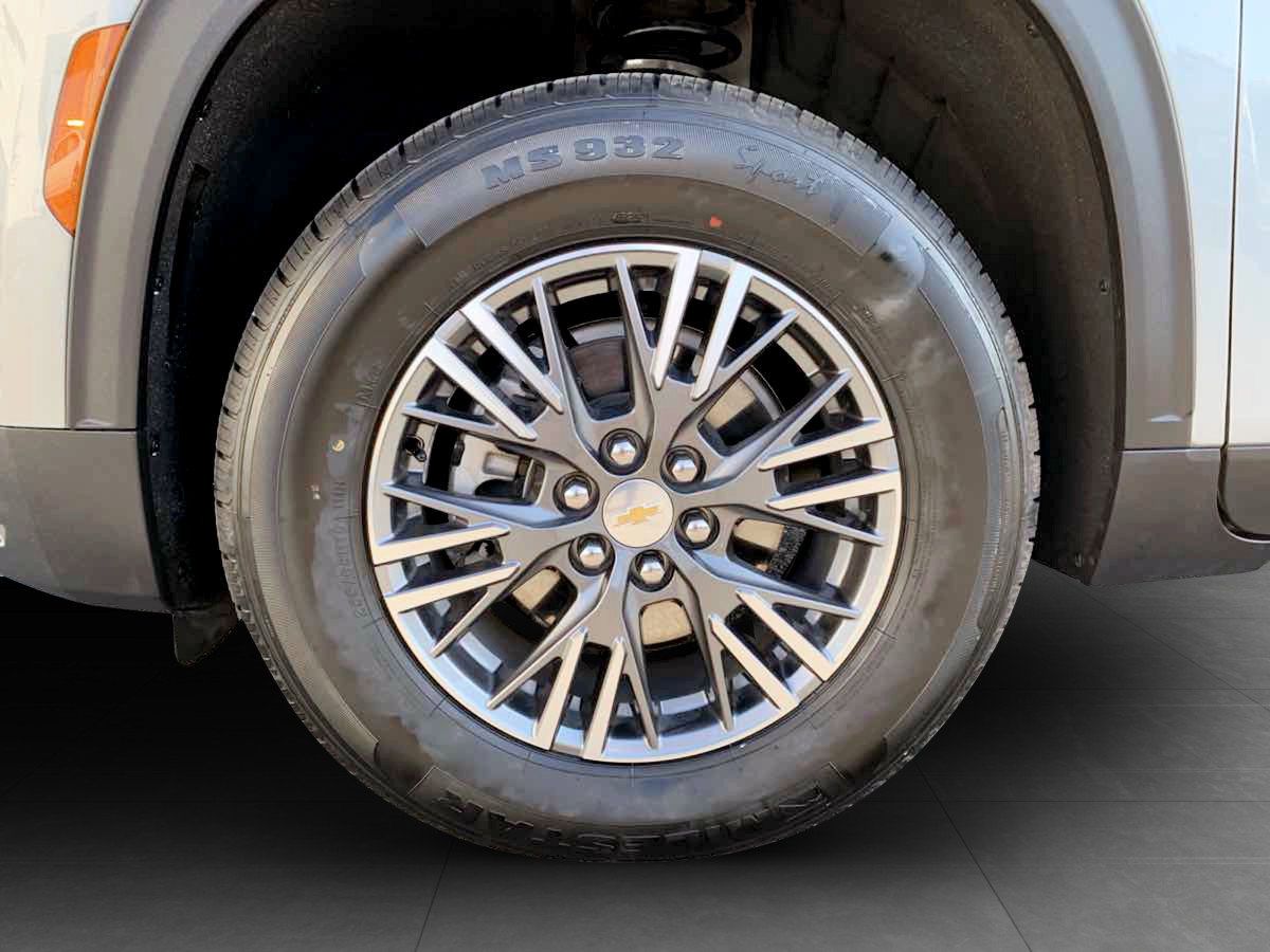 Used 2026 Chevrolet Traverse LT AWD/4WD image 10