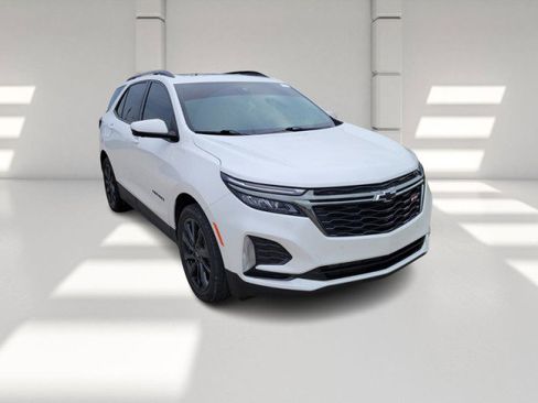 Used 2022 Chevrolet Equinox RS w/ RS Leather Package image 3