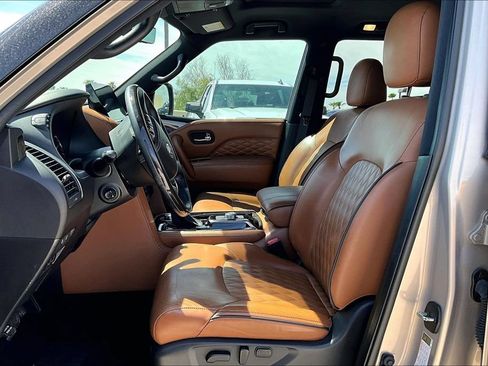 Used 2024 INFINITI QX80 Sensory w/ Cargo Package AWD/4WD image 5