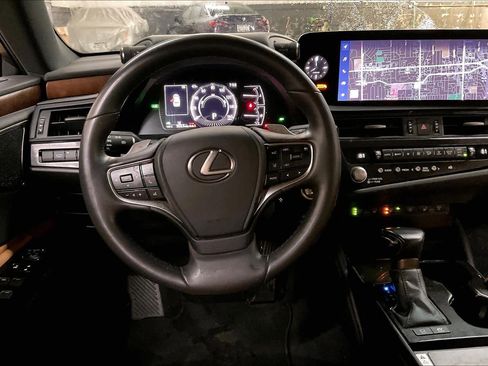 Used 2023 Lexus ES 300h w/ Premium Package image 8