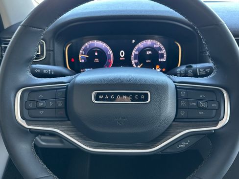 Used 2024 Jeep Wagoneer L Series II w/ Flexible Seating Group image 25