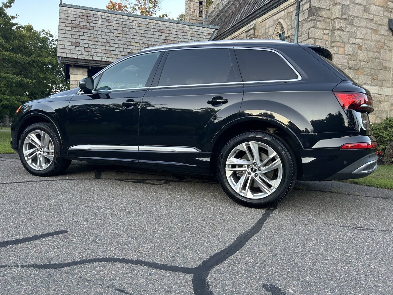 Used 2021 Audi Q7 3.0T Premium Plus w/ Premium Plus Package AWD/4WD image 9