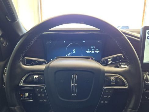 Used 2023 Lincoln Navigator Reserve image 30
