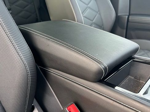 Certified 2024 Volkswagen Atlas Cross Sport SE w/ Panoramic Sunroof Package FWD image 38