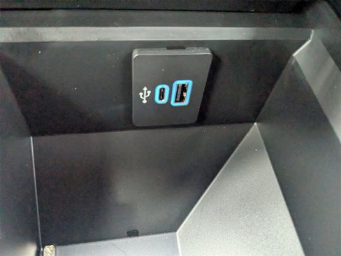 New 2026 Ford F250 Lariat w/ Black Appearance Package image 24