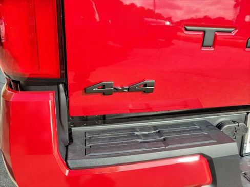 Certified 2026 Toyota Tacoma SR5 AWD/4WD image 10