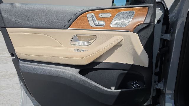 Used 2025 Mercedes-Benz GLE 450e 4MATIC image 54