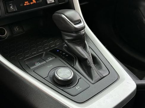 Used 2023 Toyota RAV4 XSE AWD/4WD image 19