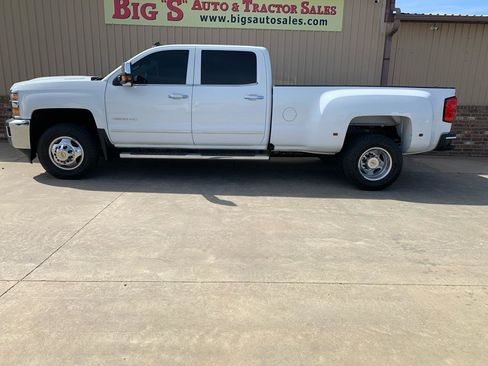 Used 2017 Chevrolet Silverado 3500 LTZ w/ Duramax Plus Package image 5