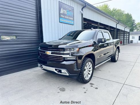 Used 2019 Chevrolet Silverado 1500 High Country w/ Technology Package AWD/4WD image 6