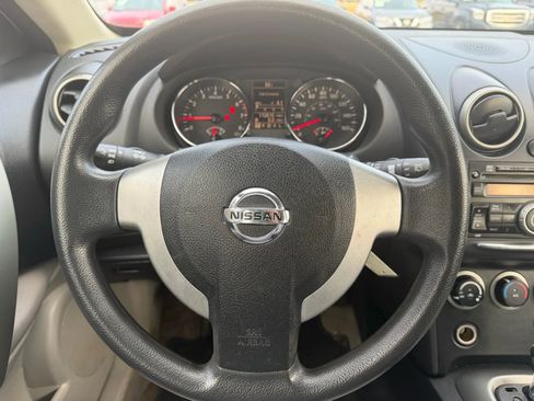 Used 2014 Nissan Rogue S FWD image 16