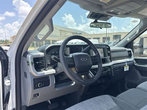 New 2025 Ford F350 XLT w/ FX4 Off-Road Package image 17