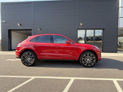 New 2026 Porsche Macan image 8