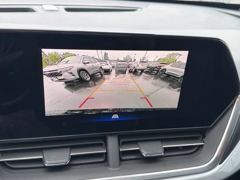 Certified 2024 Chevrolet Trax LT FWD image 19