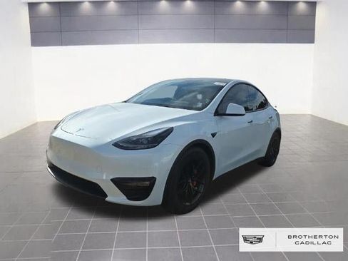 Used 2022 Tesla Model Y Performance AWD/4WD image 1
