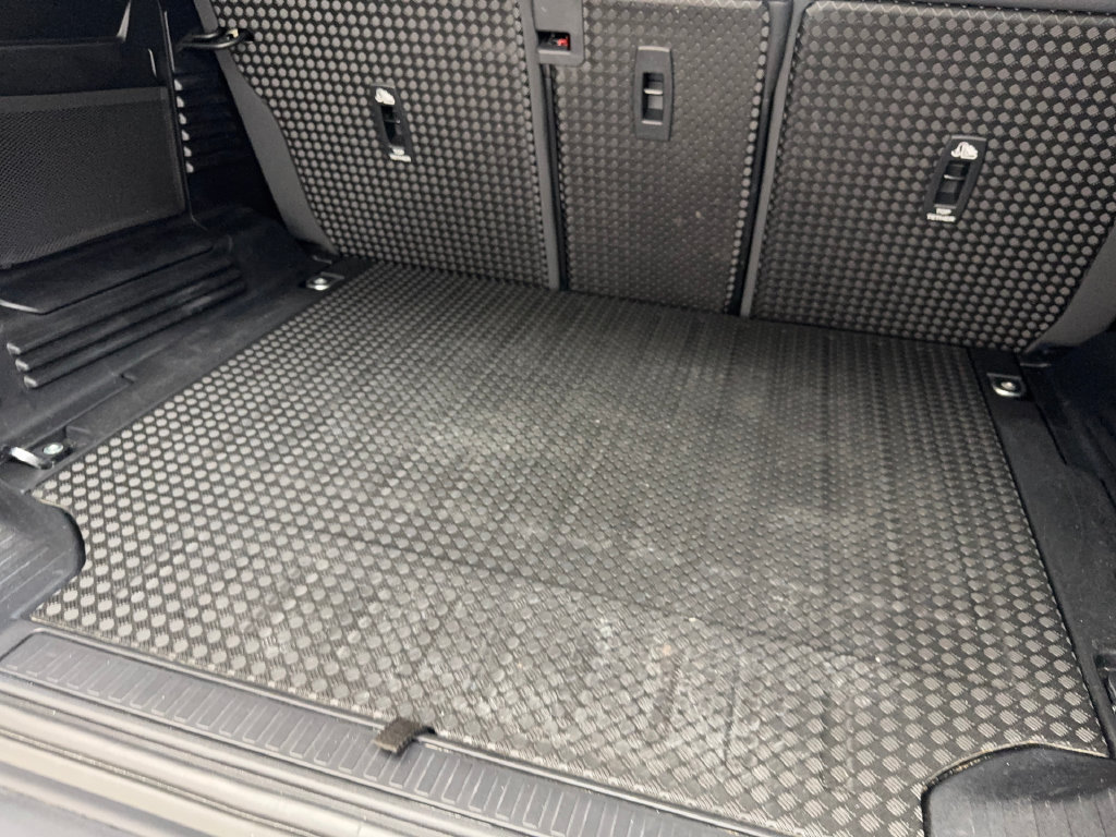 Used 2023 Land Rover Defender 110 SE AWD/4WD image 79