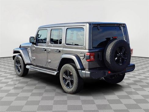 Used 2022 Jeep Wrangler Unlimited Sahara image 3