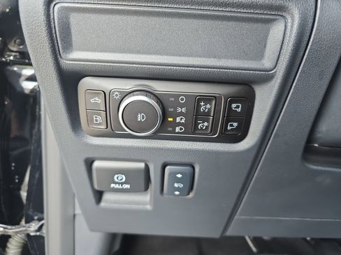 Used 2025 Ford F150 Platinum w/ FX4 Off-Road Package AWD/4WD image 28