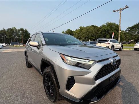 Used 2022 Toyota RAV4 SE w/ SE Grade Weather Package AWD/4WD image 21