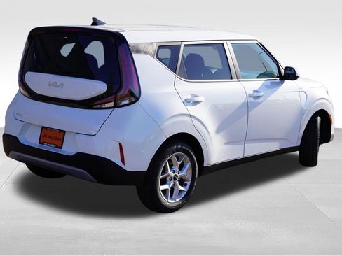 Certified 2024 Kia Soul LX w/ Option Group 015 FWD image 5