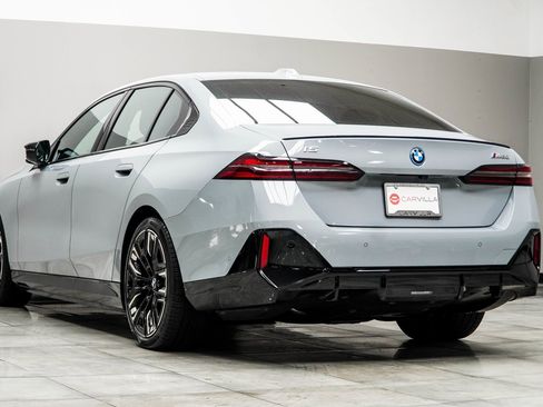 Used 2025 BMW i5 M60 w/ Premium Package image 10