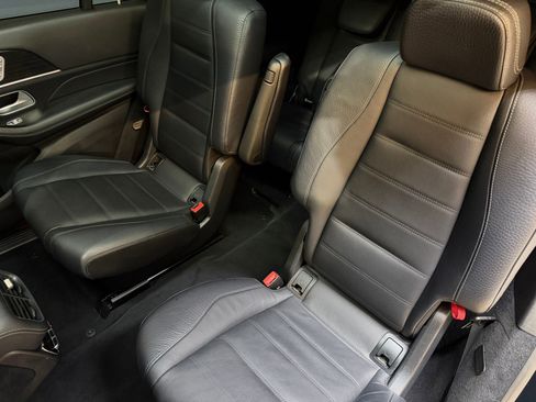 Used 2023 Mercedes-Benz GLS 450 4MATIC image 15