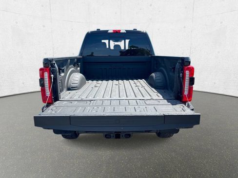 Used 2023 Ford F250 Lariat w/ Lariat Ultimate Package AWD/4WD image 10