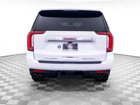 Used 2024 GMC Yukon Denali w/ Advanced Technology Package AWD/4WD image 5