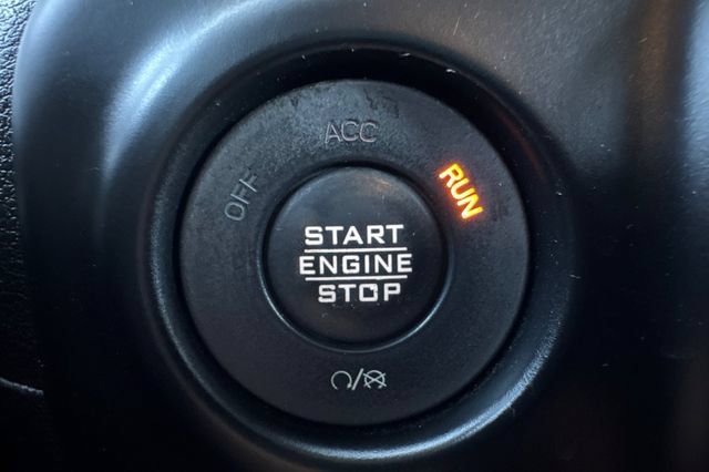 Used 2022 Jeep Gladiator Sport AWD/4WD image 34