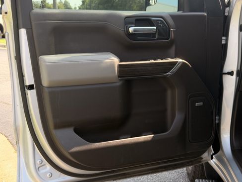 Used 2020 Chevrolet Silverado 1500 RST AWD/4WD image 9
