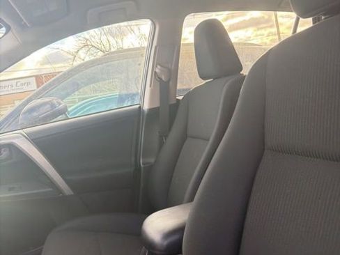 Used 2016 Toyota RAV4 LE image 7
