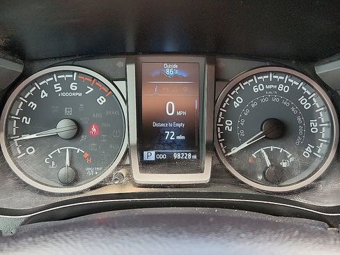 Used 2021 Toyota Tacoma TRD Off-Road AWD/4WD image 10