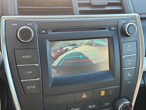 Used 2016 Toyota Camry SE image 20