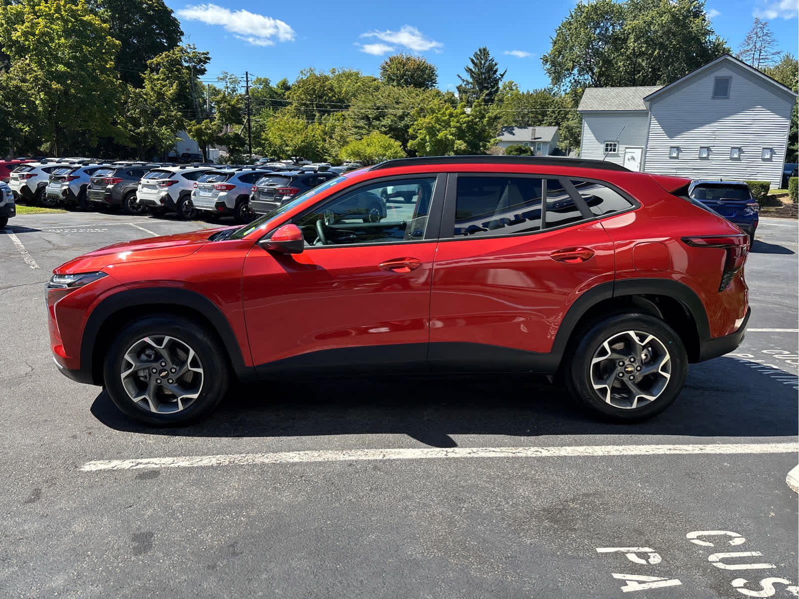 Used 2024 Chevrolet Trax LT w/ LT Convenience Package FWD image 7